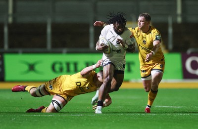 031025 - Dragons RFC v Hollywoodbets Sharks, United Rugby Championship - Jurenzo Julius of Hollywoodbets Sharks breaks away