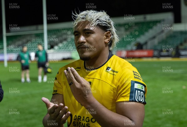 031025 - Dragons RFC v Hollywoodbets Sharks, United Rugby Championship - Fine Inisi of Dragons applauds the fans at the end of the match