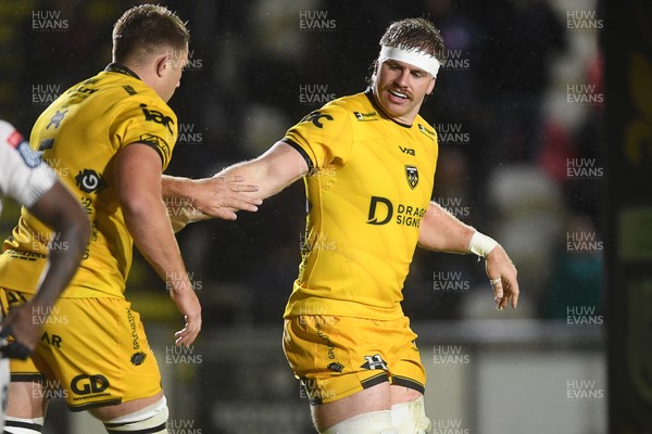 031025 - Dragons RFC v Hollywoodbets Sharks - United Rugby Championship - Aaron Wainwright of Dragons celebrates scoring a try with team mates
