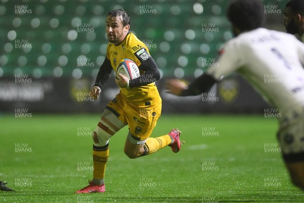 031025 - Dragons RFC v Hollywoodbets Sharks - United Rugby Championship - Rhodri Williams of Dragons