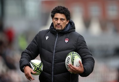 141225 - Dragons RFC v Lyon Olympique Universitaire - European Rugby Challenge Cup - Lyon Head Coach Karim Ghezal 