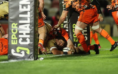 141225 - Dragons RFC v Lyon Olympique Universitaire - European Rugby Challenge Cup - Ave Maalo of Lyon scores a try
