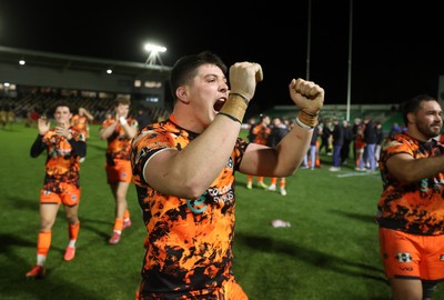 141225 - Dragons RFC v Lyon Olympique Universitaire - European Rugby Challenge Cup - Oli Burrows of Dragons celebrates at full time
