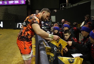 141225 - Dragons RFC v Lyon Olympique Universitaire - European Rugby Challenge Cup - Harri Keddie of Dragons with fans at full time