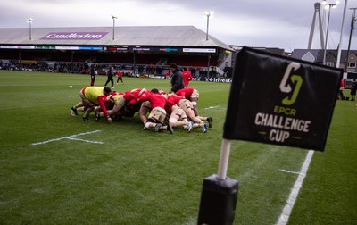 141225 - Dragons RFC v Lyon Olympique Universitaire, EPCR Challenge Cup - Lyon warm up ahead of the match