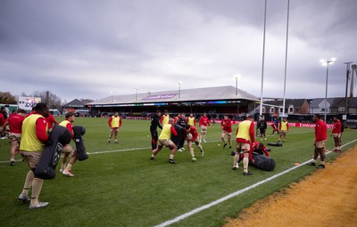 141225 - Dragons RFC v Lyon Olympique Universitaire, EPCR Challenge Cup - Lyon warm up ahead of the match