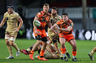 141225 - Dragons RFC v Lyon Olympique Universitaire, EPCR Challenge Cup - Oli Burrows of Dragons pass the ball out