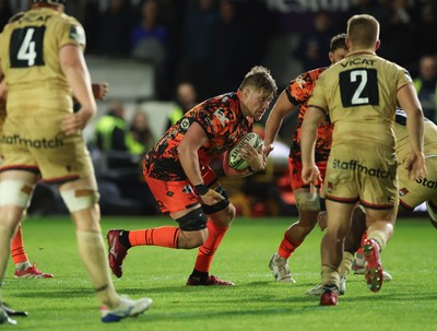 141225 - Dragons RFC v Lyon Olympique Universitaire, EPCR Challenge Cup - Matthew Screech of Dragons charges forward