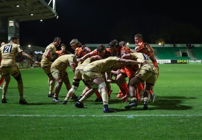 141225 - Dragons RFC v Lyon Olympique Universitaire, EPCR Challenge Cup - The Dragons power forward for Harri Keddie of Dragons to score try