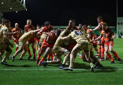 141225 - Dragons RFC v Lyon Olympique Universitaire, EPCR Challenge Cup - The Dragons power forward for Harri Keddie of Dragons to score try