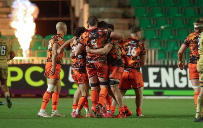 141225 - Dragons RFC v Lyon Olympique Universitaire, EPCR Challenge Cup - Dragons players celebrate on the final whistle