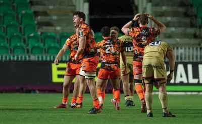 141225 - Dragons RFC v Lyon Olympique Universitaire, EPCR Challenge Cup - Dragons players celebrate on the final whistle
