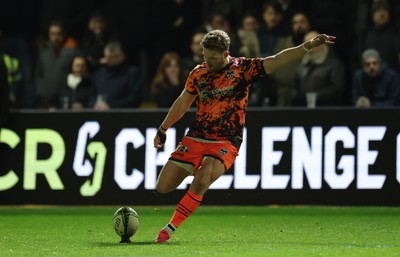 141225 - Dragons RFC v Lyon Olympique Universitaire, EPCR Challenge Cup - Angus O’Brien of Dragons kicks the winning conversion
