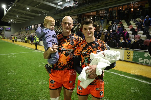141225 - Dragons RFC v Lyon Olympique Universitaire - European Rugby Challenge Cup - Jared Rosser and Ewan Rosser of Dragons with family at full time