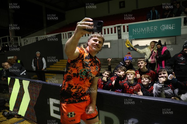 141225 - Dragons RFC v Lyon Olympique Universitaire - European Rugby Challenge Cup - Aaron Wainwright of Dragons with fans at full time