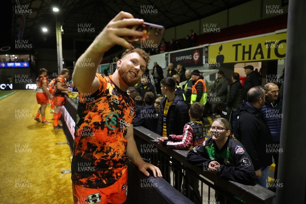 141225 - Dragons RFC v Lyon Olympique Universitaire - European Rugby Challenge Cup - Aneurin Owen of Dragons with fans at full time