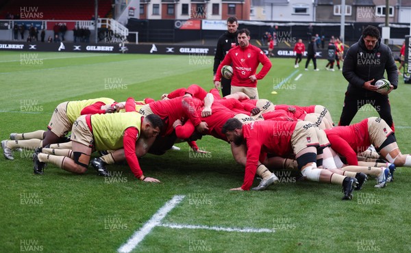 141225 - Dragons RFC v Lyon Olympique Universitaire, EPCR Challenge Cup - Lyon warm up ahead of the match