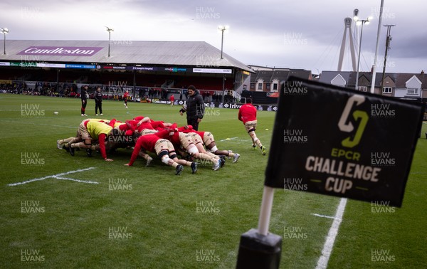 141225 - Dragons RFC v Lyon Olympique Universitaire, EPCR Challenge Cup - Lyon warm up ahead of the match