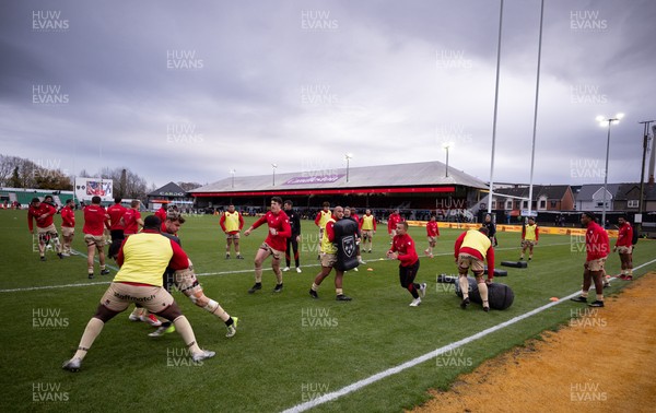 141225 - Dragons RFC v Lyon Olympique Universitaire, EPCR Challenge Cup - Lyon warm up ahead of the match