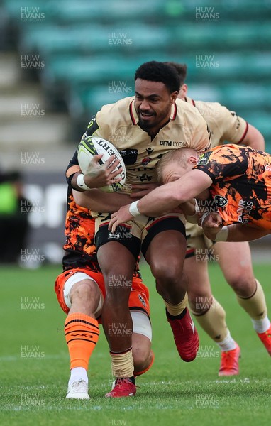141225 - Dragons RFC v Lyon Olympique Universitaire, EPCR Challenge Cup - Thomas Young of Dragons and Tinus de Beer of Dragons combine to tackled Iosefo Balewairiki of Lyon
