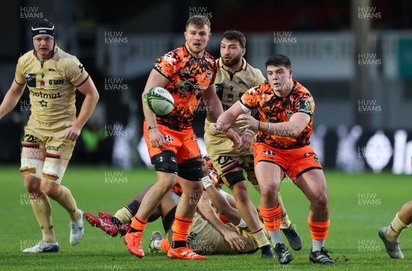 141225 - Dragons RFC v Lyon Olympique Universitaire, EPCR Challenge Cup - Oli Burrows of Dragons pass the ball out
