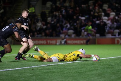 091026 - Dragons RFC v Ospreys - United Rugby Championship - Anzelo Tuitavuki of Dragons scores a try