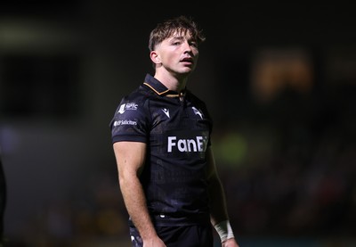 091026 - Dragons RFC v Ospreys - United Rugby Championship - Dan Edwards of Ospreys 