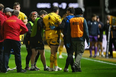 091026 - Dragons RFC v Ospreys - United Rugby Championship - Robert Hunt of Dragons leaves the field injured 
