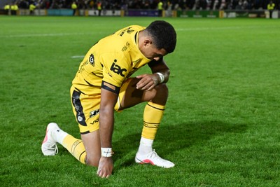091026 - Dragons RFC v Ospreys - United Rugby Championship - Dejected Rio Dyer of Dragons at full time