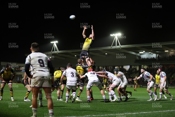 181123 - Dragons RFC v Ospreys - United Rugby Championship - George Nott of Dragons wins the line out