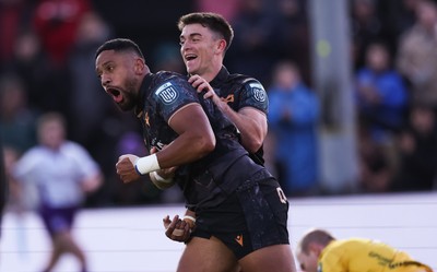 251025 - Newport RFC v Ospreys, United Rugby Championship - Phil Cokanasiga of Ospreys races in to score try