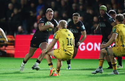 251025 - Newport RFC v Ospreys, United Rugby Championship - Dewi Lake of Ospreys charges forward