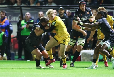 251025 - Newport RFC v Ospreys, United Rugby Championship - David Richards of Dragons breaks away