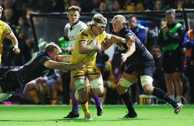251025 - Newport RFC v Ospreys, United Rugby Championship - Aaron Wainwright of Dragons charges forward