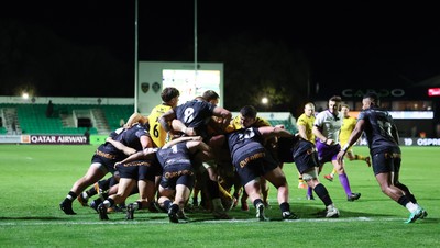 251025 - Newport RFC v Ospreys, United Rugby Championship - Dragons celebrate as Oli Burrows of Dragons powers over to score try