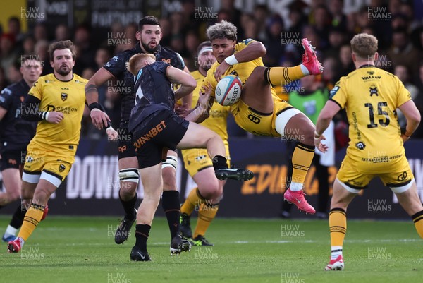 251025 - Newport RFC v Ospreys, United Rugby Championship - Iestyn Hopkins of Ospreys and Fine Inisi of Dragons compete for the ball