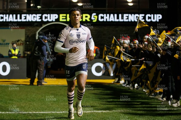 091223 - Dragons RFC v Oyonnax Rugby - EPCR Challenge Cup - Rio Dyer runs onto the pitch on the occasion of his 50th appearance for the Dragons