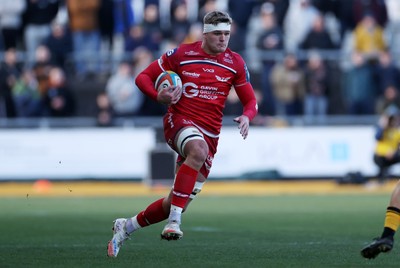 010126 - Dragons RFC v Scarlets - United Rugby Championship - Taine Plumtree of Scarlets 