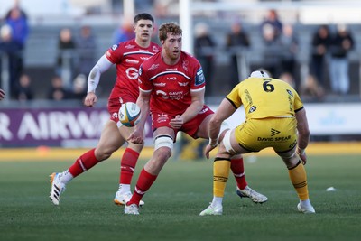 010126 - Dragons RFC v Scarlets - United Rugby Championship - Harvey Cuckson of Scarlets 