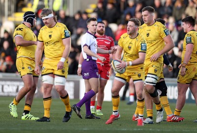 010126 - Dragons RFC v Scarlets - United Rugby Championship - Referee Ben Connor 