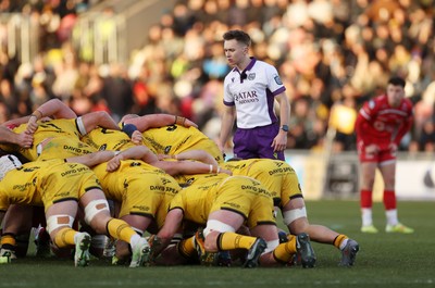 010126 - Dragons RFC v Scarlets - United Rugby Championship - Referee Ben Connor 