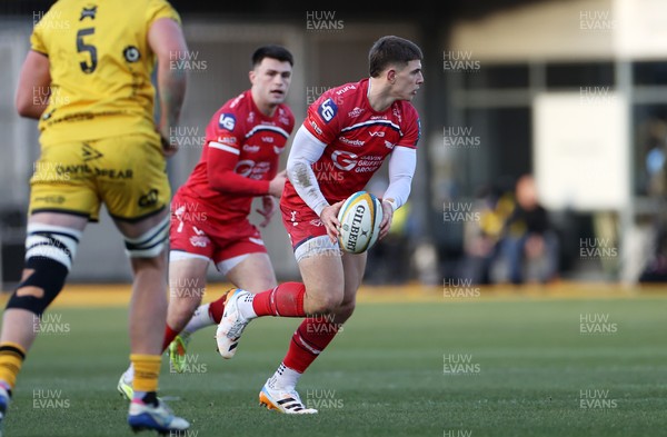 010126 - Dragons RFC v Scarlets - United Rugby Championship - Joe Hawkins of Scarlets 