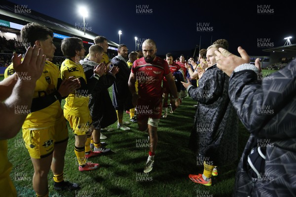 010126 - Dragons RFC v Scarlets - United Rugby Championship - Josh Maceloed of Scarlets at full time