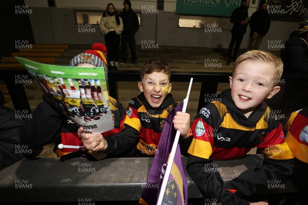 010126 - Dragons RFC v Scarlets - United Rugby Championship - Fans