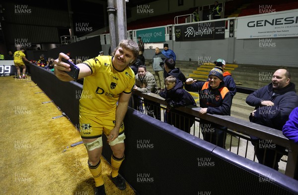 010126 - Dragons RFC v Scarlets - United Rugby Championship - Aaron Wainwright of Dragons with fans