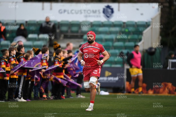 010126 - Dragons RFC v Scarlets - United Rugby Championship - Josh Maceloed of Scarlets runs out at the start of the match