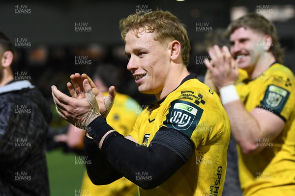 010126 - Dragons RFC v Scarlets - United Rugby Championship - David Richards of Dragons at full time
