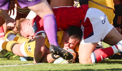 031026 Dragons RFC v Scarlets, BKT United Rugby Championship - Elliot Dee of Dragons RFC powers over to score try