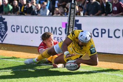 031026 - Dragons RFC v Scarlets - United Rugby Championship - Anzelo Tuitavuki of Dragons scores a try