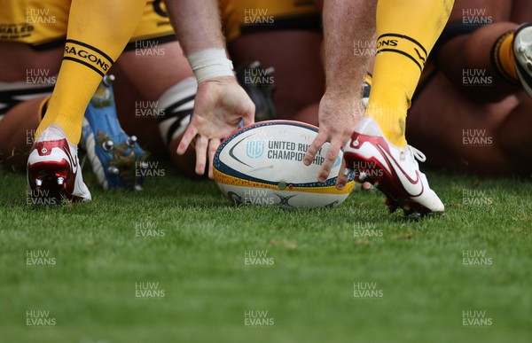 130925 - Dragons RFC v Scarlets - Pre Season Friendly - URC ball in play